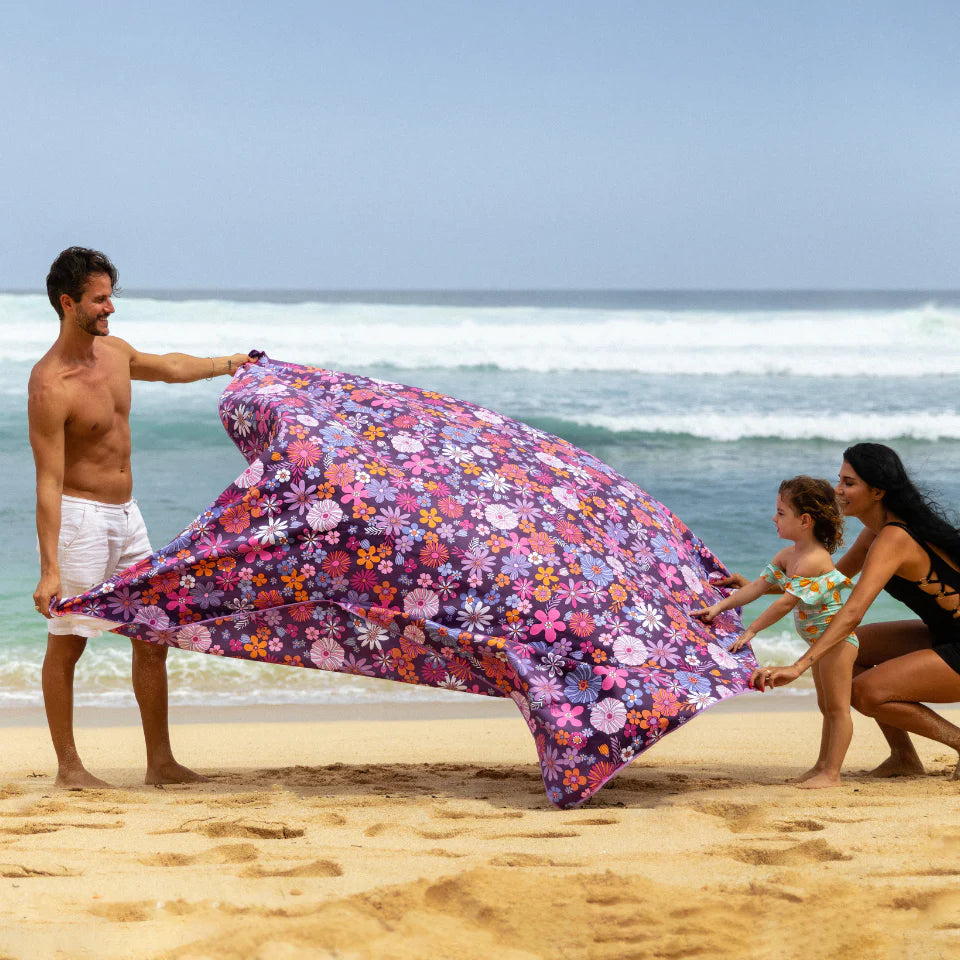 Groovy Daisy Beach Towel