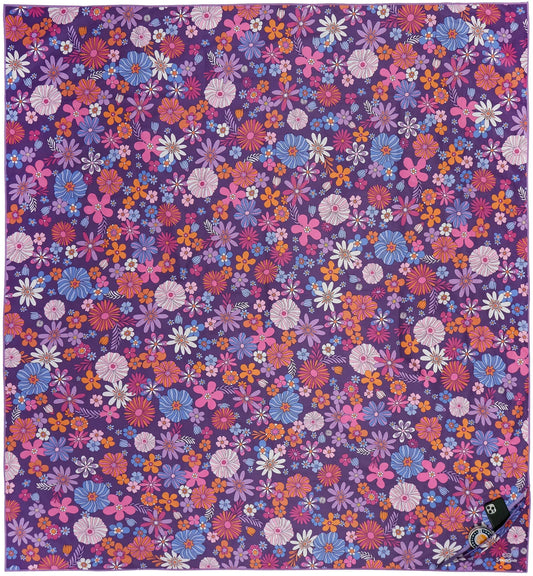 Groovy Daisy Beach Towel